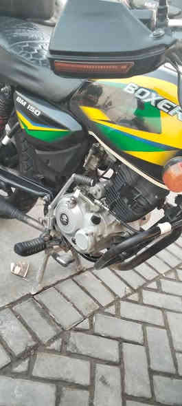 سلام. عليكم بوكسر موديل 21كلاسك دراجه نضيفه بدون اوراق اوراق ضايعه محرك. بيه خيط. تبخير كلش خفيف كهربائياتها كلها شغاله تايرات زوج. جدد نكره سلف مكاني بغداد حي الجهاد. سعرها مليون ‏‪***********‬‏
