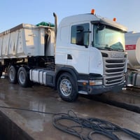 لبيع سكانيه ٢٠١٣ شيراوي لبيع راس وعربانه سياره جاهزه الشغل سياره جديده...