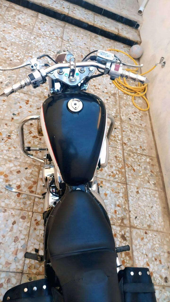 هارلي ستد مزودة كلاسك يدات ستيل و درع و جاملغ كلاسك و يدات كير و بريك ستيل دراجة كاملة مال جناي سعر مليون و بيها مجال. للتواصل *********** النجف, العراق
