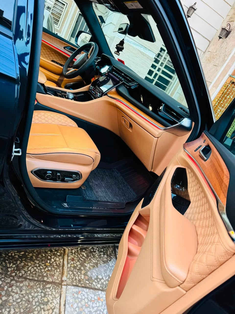 جيب كراند شيروكي 5 راكب سومت 2024
السومت تعرفوهة تجي اعلى مواصفات  
6 سلندر 3600
ماشية 13000  ألف كيلو جبته ماشيه 9500 الف 
اللون نيلي والسقف اسود تو كلر شركة 
رادارات من كل الجهات 
بنوراما 
سقف كنتار 
كامرات محيطيه 
اناره داخليه متغيره
داخل مشمشي 
3 شاشات 
4*4 دفع 
وضعيات قياده 
منزل اله برنامج خرائط العراق واللغه العربيه 
جنطه كهرباء 
جكات هواء لرفع سياره وتهبيطه 
اخوان هواي بيه مواصفات 
حادث جاملغ خلفي عكس سايق صبغ ونص الدعاميه الخلفيه
الساره رايده 45000الف دولار وبيه مجال بسيط 
يعني 4 شدات و 50 ورقه   
معجبتك اعبر المنشور اخويه 
***********
السياره بغداد باسمي
