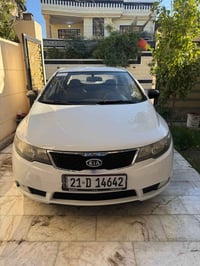 سيراتو ٢٠١٢ • بدون صبغ • شاشة وكاميرا