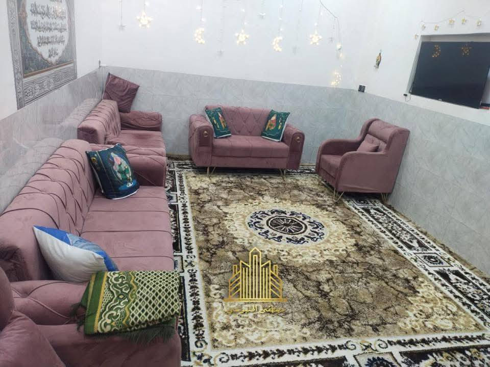 مشتمل ثلاث طوابق ركن على حديقة يحتوي على 3 غرف نوم المنطقة كاملة الخدمات تبليط ومجاري وماء كهرباء و انترنيت ضوئي..المساحة 70 متر الواجهة 7م والنزال 10م.. بناء طابوق..كامل فقط الغرف الفوك تحتاج تطبيك ارضية فقط… طابو صرف سند بأسمي
العنوان الفلوجة حي الشهداء قرب جامع الأنبياء..السعر 83 مليون وبي مجال بسيط
للأستفسار الأتصال ***********
