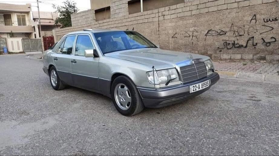 مارسدس للبيع موديل 92 سياره نظافه فول عايزه شويه ترتيب سنويه ضايعه شرط التحويل رقم اربيل محرك كير بطه 3000 تبريد شرط مكان كركوك شراي خابر ع رقم مامتواجد عل خاص ***********
