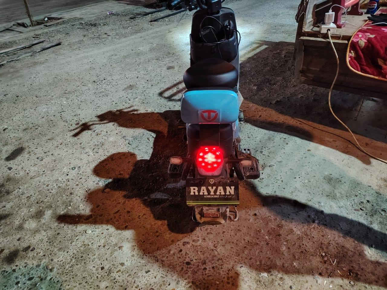 سلام عليكم
دراجه شحن 20كيلو ستعملته فترت شهر وتركته بل بيت بحكم شغل وضورف جديده بعده سرعتها 40تقره 35 سعر 425
بسبب شخط الي بيها بسيط سعره 390قفل عنوان زعفرانيه 
التواصل ***********
