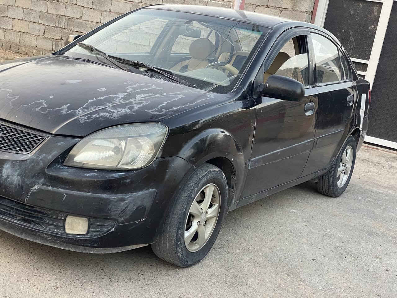 كيا ريو 2009 خليجي 
محرك 1400
قطعه وحده صبغ 
بيها جراد بل قماره وبنيد وصندوق
سعر 69 وبيها مجال بسيط 
مكان عامرية الصمود 
***********
