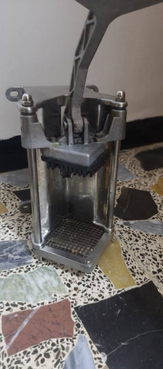 سلام عليكم مثرامه بتيته لبيع نضيفه سعر 60 وبيه مجال دلاليه السواعد رقم *********** بي واتساب ج
