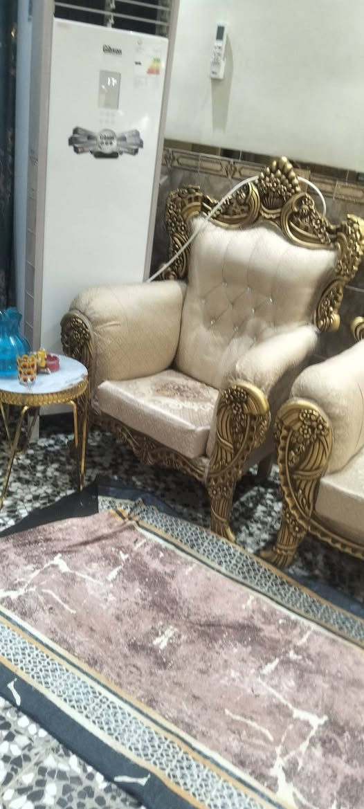 السلام عليكم تخم للبيع 18 مقعد مع ثلاث طبلات النظافة 90% السعر 750 وبي مجال العنوان حي اور الرقم***********
