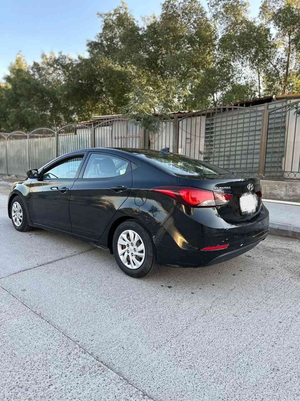 السلام عليكم 
النترا وارد امريكي موديل ٢٠١٦ رقم بغداد ماشيه ٥٠ الف استخدام منزلي السيارة كلش نظيفه كير ومحرك مكفولات بانزين محسن ودهن افضل نوعيه بالنسبة لحادثها جاملغ خلفي معدل ع البارد ومكحل وموجوده صورتها سعرها ١٢٣ ورقه 
مكان السيارة بغداد / الحرية
للاستفسار التواصل على الرقم ***********
