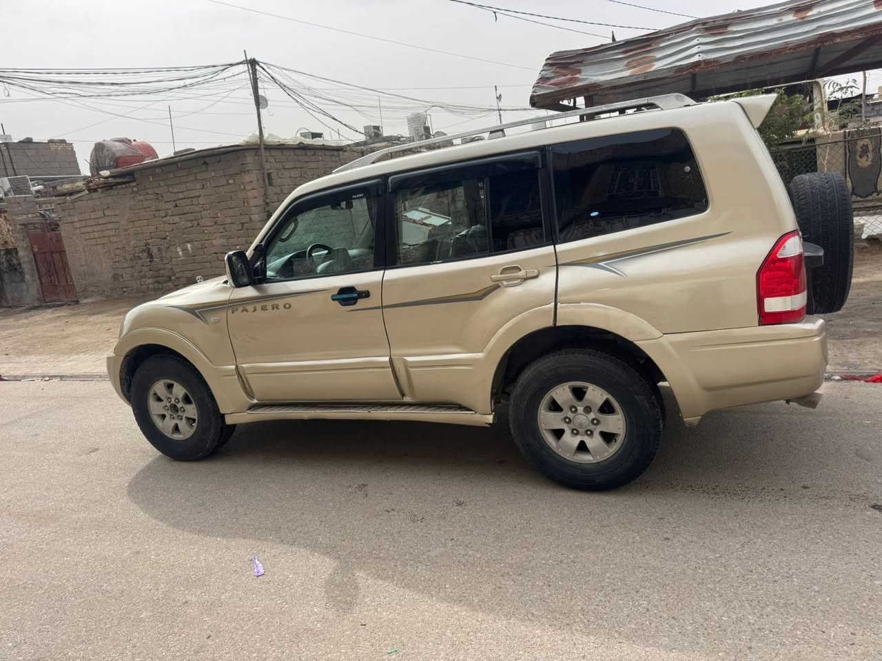 باجيور ٢٠٠٢ مصبوغه سياره حلو كلشي شقال بيها مكينه ٣٠٠٠ نقل جثه سياره حلو *********** هاذ راعيها )
