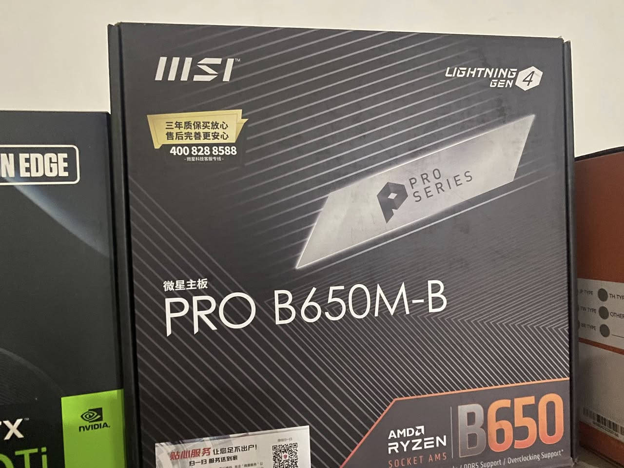 Gaming PC قوي للبيع
المواصفات:
 • CPU: Ryzen 5 7600X
 • GPU: RTX 4060 Ti 8GB
 • RAM: 32GB DDR5 6000MHz
 • Storage: NVMe M.2 1TB
 • Cooling: DeepCool AIO 240mm
 • PSU: 650W Bronze
 • Case: مرتب وتهوية ممتازة
 • الشاشة: MSI 180Hz 1080p Full HD IPS
 الحالة:
 • استخدام شخصي، نظيف جدًا
 • لا فتح ولا تصليح
 • جاهز للفحص والتجربة

الأداء:
يشغل جميع الألعاب الحديثة على إعدادات عالية جدًا بدون مشاكل
مناسب للبثوث والالعاب والتصميم

 سبب البيع:
لشراء لابتوب

📍 المكان: (أربيل)
📞 التواصل:واتساب
***********
