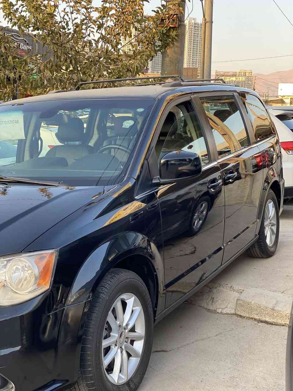 دوج كرفان موديل 2019
✅مواصفات SXT
✅بيبان كهرباء 
✅جنطة كهرباء 
✅داخل اسود +اصفر 
✅كشنات جلد 
✅تشغيل عن بعد 
✅شاشة 
✅كاميرة 
✅نضام ECO
بس الدعامية المامي صبخ بدون دواخل بدون ايرباك بدون حادث  
السيارة  مثل الصورة  بدون نقص و جاهز و نضيف 
سنوية جديد لوحة جديد هزة جديدة 
حدادية تخم تاير جديدة 
گير محرك شرط ما مفتوح 
للاستفسار السعر 
مكان السيارة سليمانية 
***********
