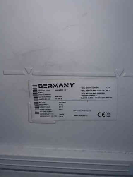 السلام عليكم عارضة مشروبات للبيع نظيفة جدا مستخدمة شهر واحد فقط الحجم 358 لتر نوع جيرماني الصناعة تركية السعر 550 الف وبيها مجال قليل للتواصل *********** موصل حي الزراعي
