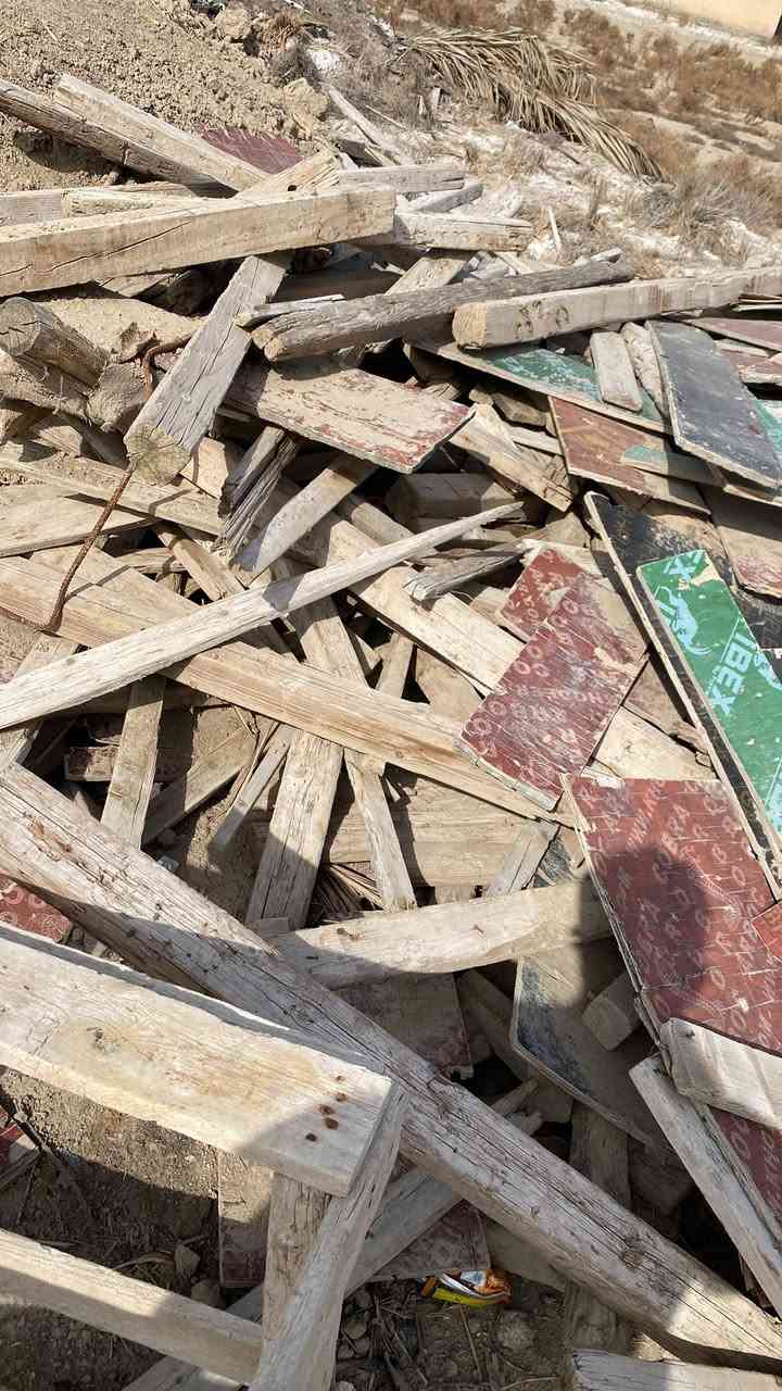 اليشتري هيج  خشب عندي    شكد ميريد   خلي يتصل ***********
