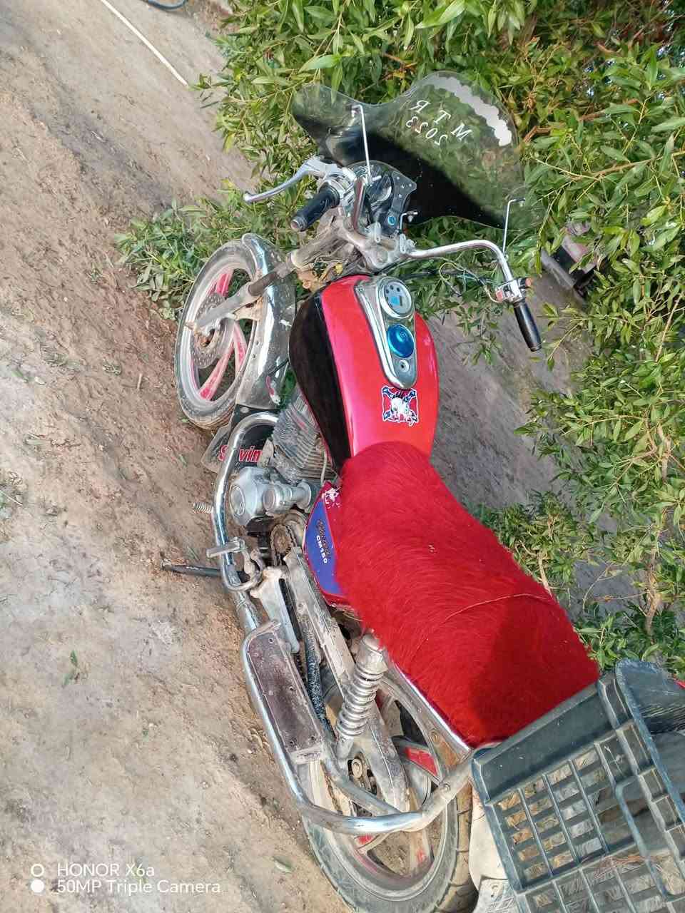 جني موديل 2016 مال شغل وكراب سعرها 250 الف وبيها مجال مكاني كنعان ***********
