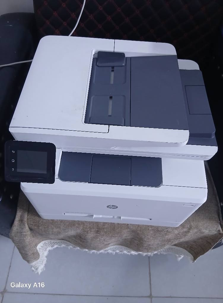 طابعة ليزرية hb laseJet pro 281dn 
طباعة وجهين تلقائي 
ملون وعادي 
سكنر استنساخ طباعة 
فيدر للنسخ السريع والارشفة 
منفذ فلاش للخزن والارشفة 
تحتوي على شاشة لمس مع لغة عربية 
احبار باودر جدد
خدمية للملازم والطلاب والمكاتب والاستخدام الشخصي والدوائر الحكومية 
السعر ٢٥٠


**إذا كنت صاحب هذا الإعلان وتريد حذفه لأي سبب، رجاءا أرسل رسالة إلى الدعم الفني**