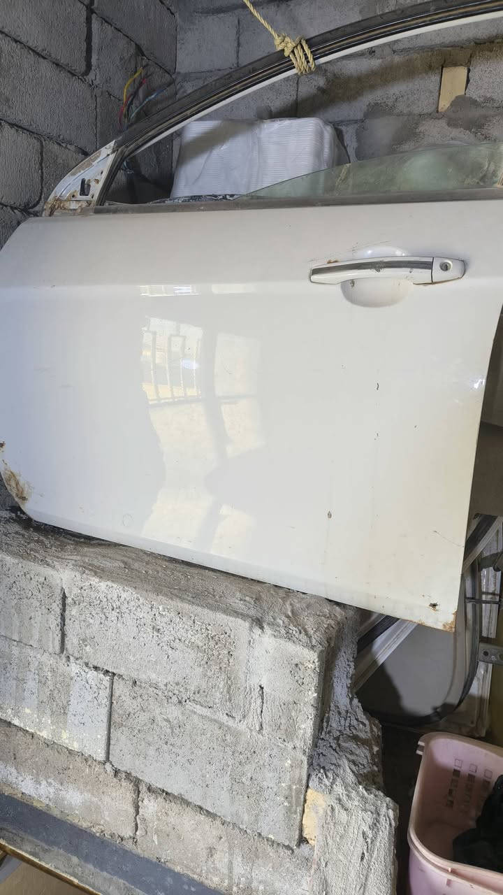 سلام عليكم 
4 بيبان للبيع ام كرند c7
نضيفات هنا وبطاين وجام وضفير كاملت 
سعر الواحد 65وبيه مجال 
رقم الهاتف ***********
