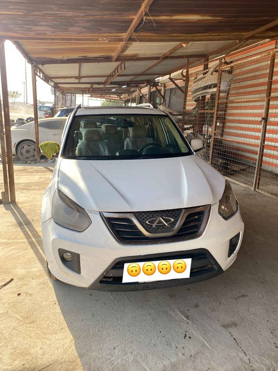 السلام عليكم
للبيع شيري تيكو موديل 2013 رقم بابل 
مكفوله من الحادث والتبديل بيه مكانات مال صبغ بسبب الخياس سياره مكفوله من الحادث. والضربه القويه مكينه وكير مكفولات تبريد ثلج كلشي بيه شغال سياره جاهزه السعر (45) وبيه مجال للشراي مكانها بابل ***********
