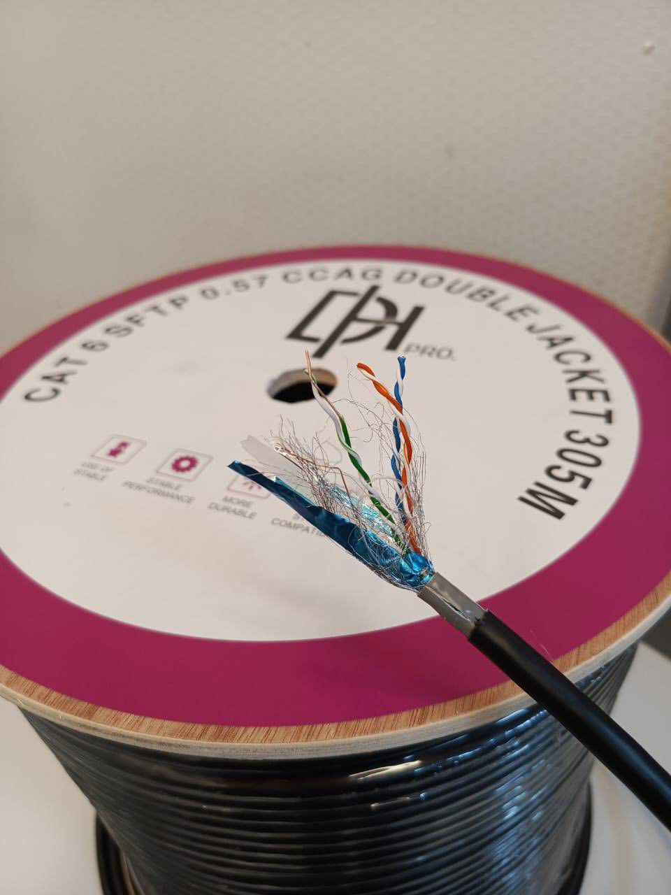 🟩🟪بكرات  cat6 DH pro الغنية عن التعريف🟪🟩
البنفسجية - دبل تغليف مسلح نسبة نحاس عالية
305 متر
السعر 110 الف

الخضراء -  دبل تغليف مسلح
305 متر
السعر 85 الف

واتساب : ***********
🚚توصيل لكافة المحافظات🚚
