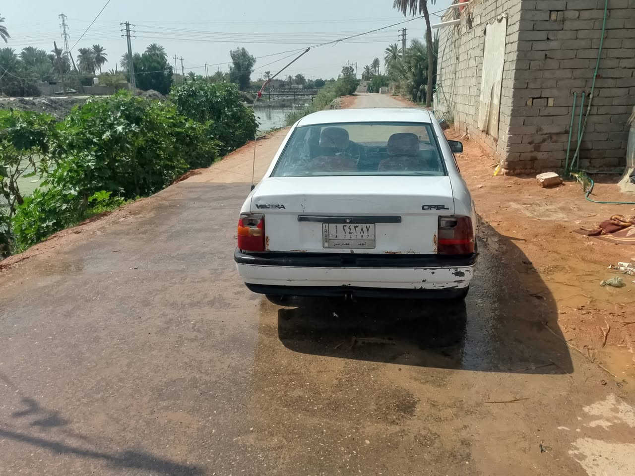 السلام عليكم فكتره موديل 92مكينه1600كير شواصي مكفولات حداديه  كهربائيات كله شغاله كيج حماوه كيج  لايت عالي ناصي  كيلو متر 5تايرات نضاف دوشمه جديده سنويه ساقطه تحويل شوكت مايعجبك السعر 22وبيها مجال بصيط مكاني نجف مشخاب***********
