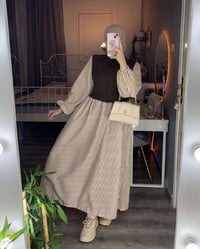 فستان مخطط • بني • مقاسات ٣٨/٤٠ ٤٢/٤٤