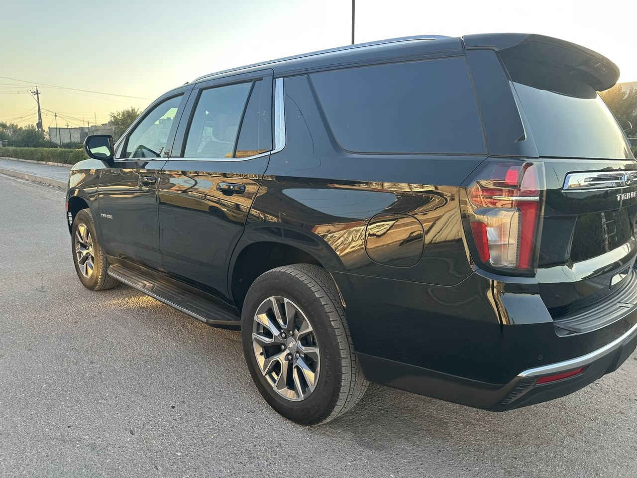 تاهو موديل 2023 مواصفات LSلو ن اسود ماشيه 16 الف ميل حادث جاملغ خلفي وجاملغ امامي صور الحادث مع الصور دخول جديد بدون رقم مكاني  بغداد الشعب 
***********
