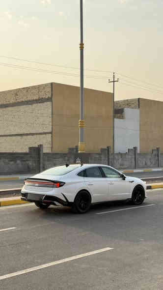 هيونداي سوناتا 2024 
وكالة الت ساك خليجي 
اعلى فئه رقم بغداد دولي تحويل مباشر ماشيه 25 الف كم 
كفالة عامه من گلشي محرك 2500 

مواصفات ،

بصمه دخول ذكي 
بنوراما 
تشغيل عن بعد 
كشنات جلد داخل قرميدي
كير تعليك 8 نمر 
لد أمامي خلفي 
لد داخلي دشبول وابواب متغير ألوان 
حساس امامي خلفي 
كامره خلفي 
شاشه متصل كار بلي 
مري كهرباء شفط 
 مناخ منفصل راكب وسائق 
السيارة

مصروف عليها هواي وشغل متعوب عليه 

تغليف ppf matt سعره 25 ورقه عليه ضمان 10 سنوات 
ويل SRT اصلي سعره 9 اوراق 
تخم تايرات مشلن MICHELIN وكاله سعره 12 ورقه تخم كامل 

السيارة على وضع الوكاله دواخل وخارج ومال جناي على ايد وحده من الوكاله دهن كله وكالة اكسادو وماشايفة غير البانزين المحسن والسوبر جاهزه على اخر حبه وماناقصها اي شي 

السعر 260 وبيها مجال للشراي فقط
 للاستفسار ***********
🔴 ورجاءاً الي ماعاجبه السعر يذكر كلام طيب مثله السياره مصروف ومتعوب عليها متتقارن بالي موجودات بالسوك 🔴
