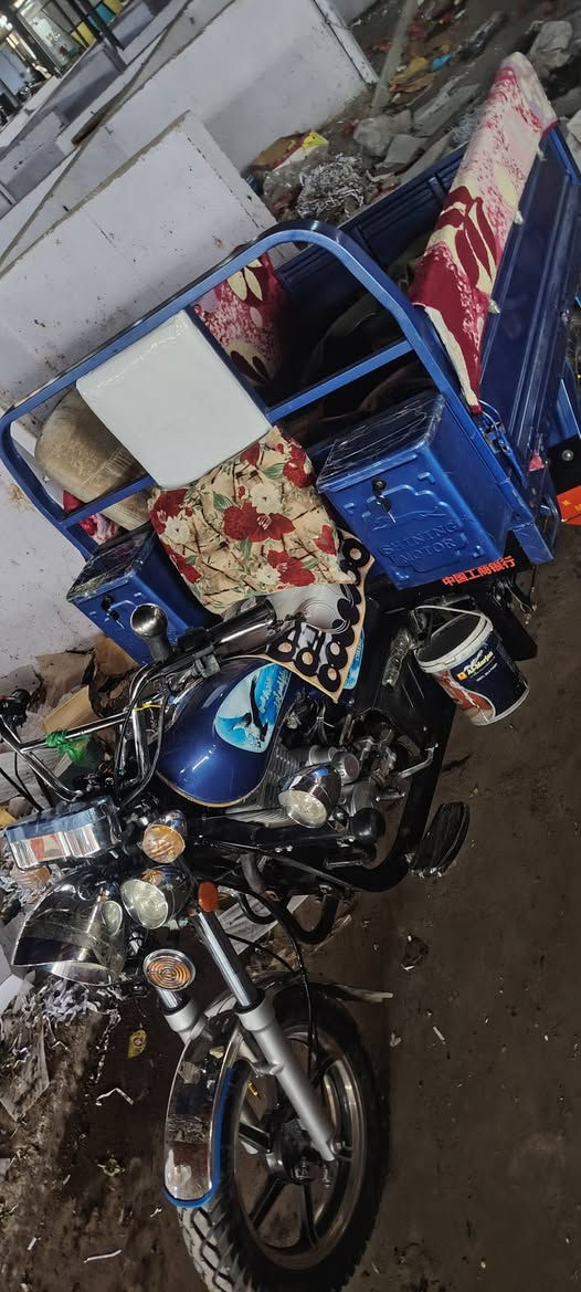 السلام عليكم ستوتة بترة اوراق معقب بصرة ترقم شرط    للبيع سعر 2450وبيهه مجال قليل حك الجية العنوان بصرة كرمة علي رقم ***********
