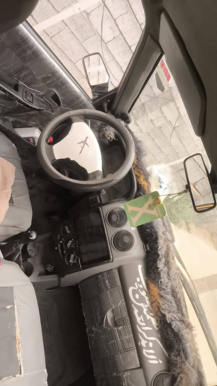 السلام عليكم سايبه موديل ٢٠١٢ رقم بغداد بسمنه سياره صدر محرك  كله جديد ***********
