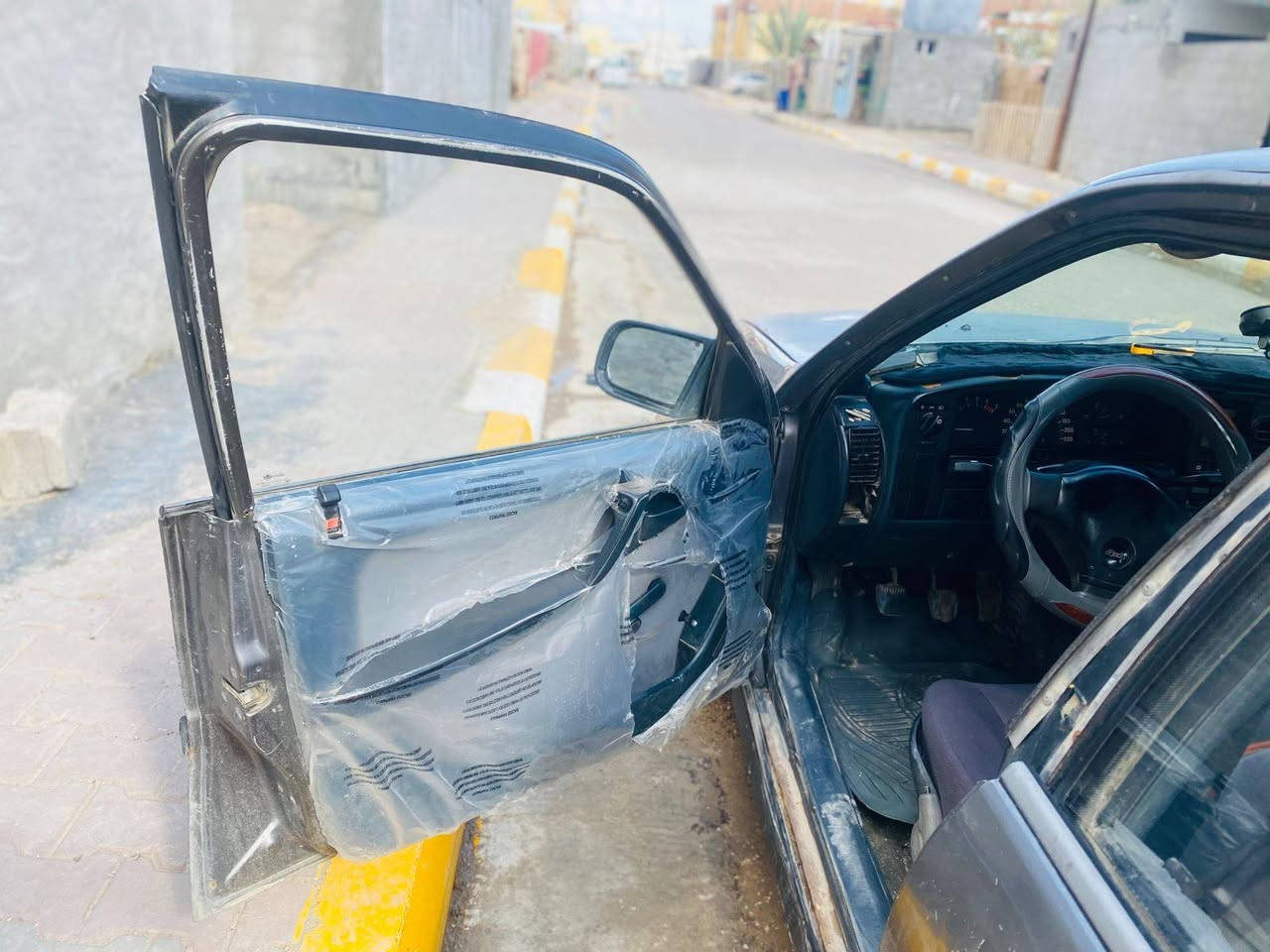 سياره للبيع اوبل اوميكا موديل ٨٨ مرتبهه جديد 
السعر ٢٧ بيهه مجال الشراي يتصل عل رقم ***********
