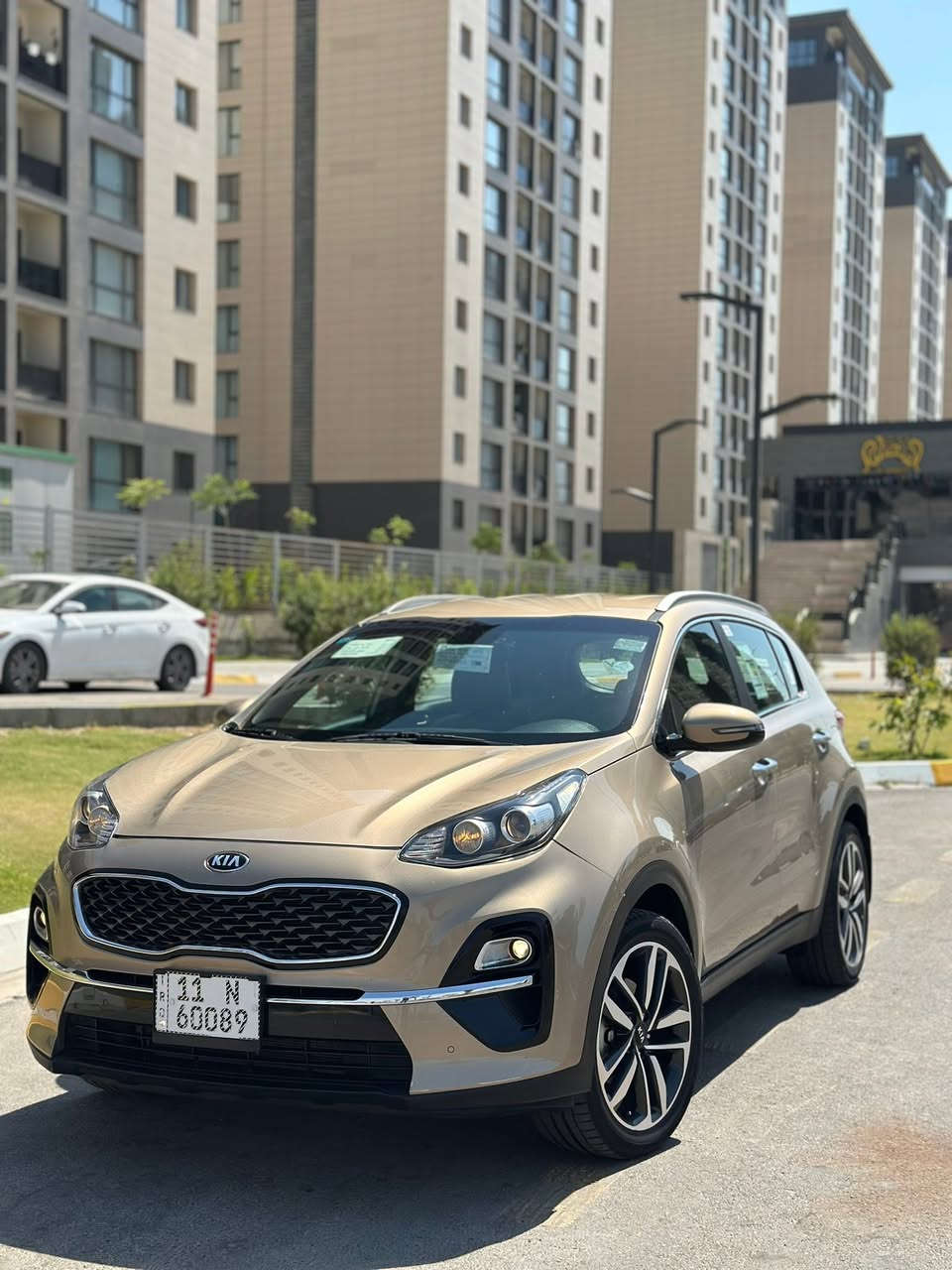 سبورتج 2020 خليجي الدوليه
مواصفات بيسك
لون ذهبي 
ماشيه 118 حقيقي
محرك 2000 دوش 
اي نقص مابيها مسويلها سيرفس كامل من تايرات ودسكات وكلشي
بيها بارد قليل ب مكانين موضح بل سونار وكارت قليل بل دعاميه 
رقم بغداد الجديد ب اسمي سنويه لل 2031 
العنوان بغداد الكرخ 
***********
