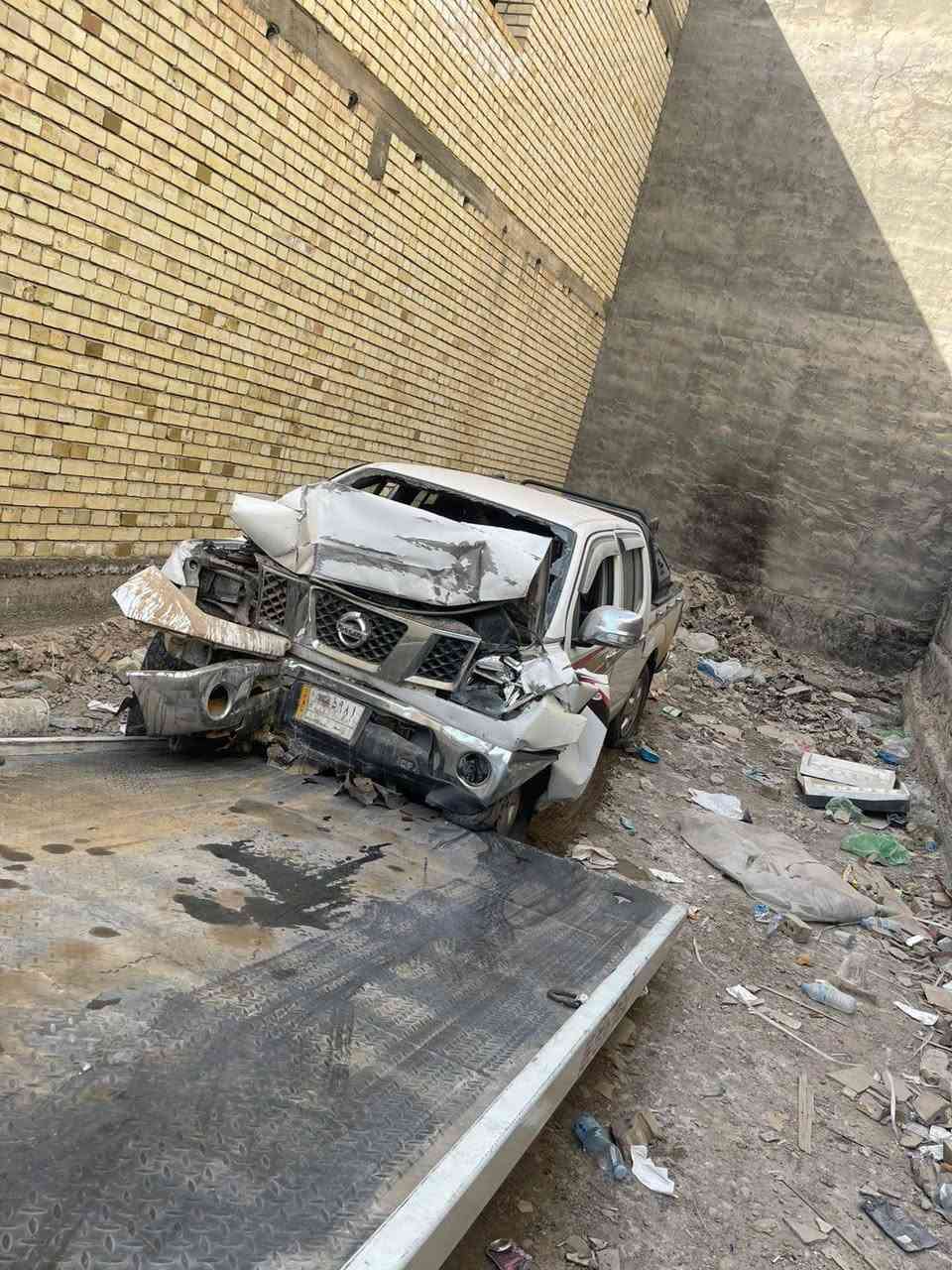 سلام عليكم 
بيكم نيفار موديل 2012
رقم واسط كير اوتو سابقاً مكفولة 
وحالياً بيها حادث وبيع على وضعهة 
محرك كير سليمان*********** بغداد, العراق
