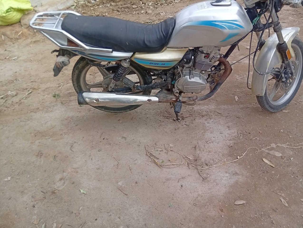 دايون  كللك للبيع مديل 23مكينه مكفوله دراجه نضيفه السعر اتصل ع الرقم او خاص ***********
