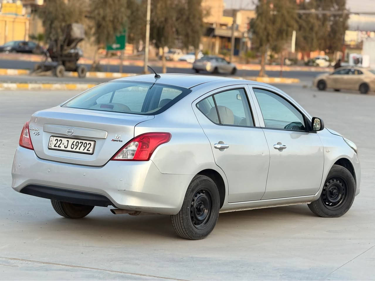 نيسان صني  هندي خليجي 
موديل 2019
سةنةوي هزة رةقم جديد 
ماشي ١٩٠ الف كيلو 
بدون صرر  حادث 
بي جاملغ بونيد سبوغ بدون دواخل 
باقي  مكفولة كفالة عامة 
مكان  كركوك رةحيماوا 
***********
*********** 
سعر  مناسب   خابر  تدلل كركوك, العراق
