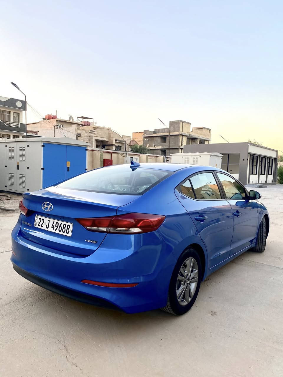 النترا ٢٠١٧ محرك٢٠٠٠ دوش 
بدون ضربه بدون صبغ بدون بارد فقط حادث امريكا باب سائق ومبدل نفس لون مطابق ليبل واحد 
ماشيه ١٣٧ الف كيلو وارد كندي 
ايرباكات كلها كفاله سليمه وغرفتها جديدة كلش واستخدام شخصي / سپير والعده بعدهن مال وكاله ما نازلات
تحكمات ستيرن وشاشه كبيرة لمس 
ادامه كامله جديدة ومنظومه زينون عالي ناصي اصل وكشنات خلفية منفصل قلاب
تدفئة كشنات اماميه تدفئة ستيرن لايت عدسة كامره خلفية 
رادارات خلفية جوانب 
درايڤ مود (نورمال / ايكو / سبورت )
تبريد ثلج خير من الله 
واني المالك الثالث للسياره 
رقم اربيل الجديد وبأسمي تحويل مباشر 
للبيع فقط ب  ١٢٥   وبيها مجال انشاءالله 
مكاني بغداد 
***********
