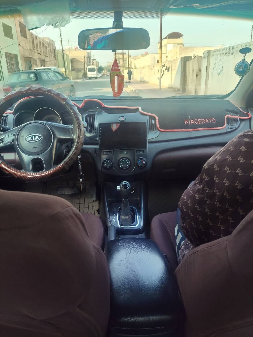 سيراتو موديل 11
مكفوله من ضربه او صبغ فقط بارد بصيط
محرك كير تبريد  حداديه كله جديد 
شاشه اصليه كامره دواره 
رقم نجف سنويه ماصاقطه مكانه نجف سعره 105 بيها مجال بصيط *********** وتساب
