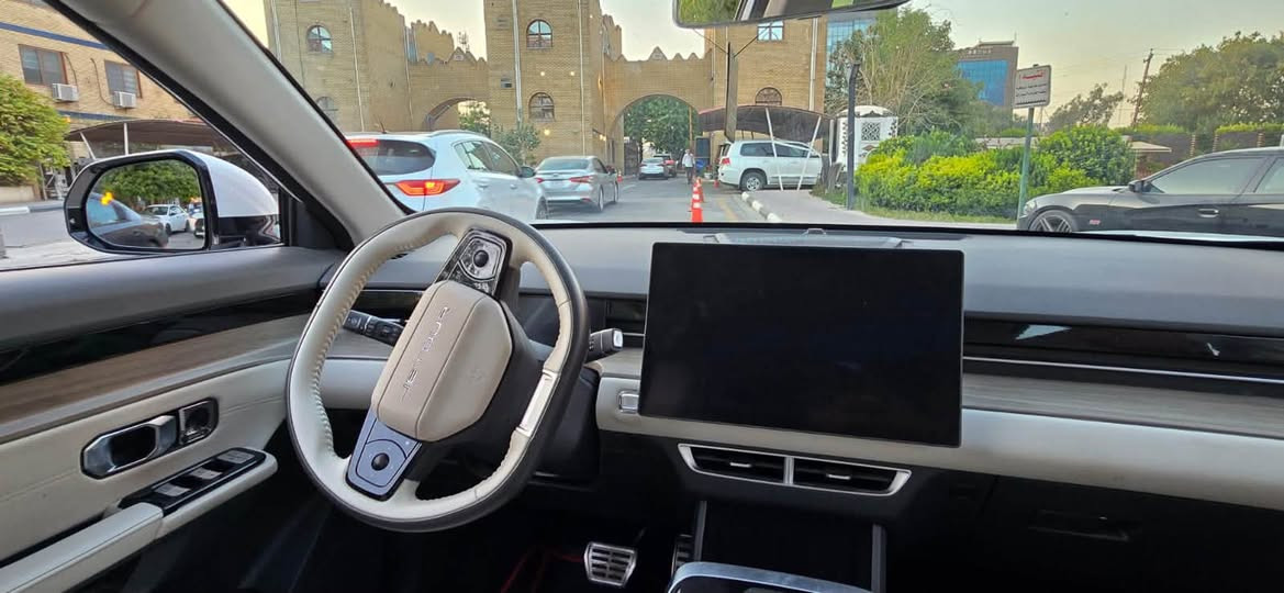 جيتور داشنك لاكجري للبيع 
موديل ٢٠٢٥
ماشية ٢٨٠٠ كم
محرك ١٦٠٠ 
ضمان هارلم
٤ كاميرات
بانوراما فتحة سقف
رادار أمامي خلفي
صندوق كهرباء
قبضات الباب كهربائية
كرسيين كهرباء
گير تعليگ
شاشة اكبر حجم
شاحن وايرلس
تبريد أمامي خلفي
إنارة محيطية
السعر ٢٨ مليون ونص
التواصل على الرقم ***********
