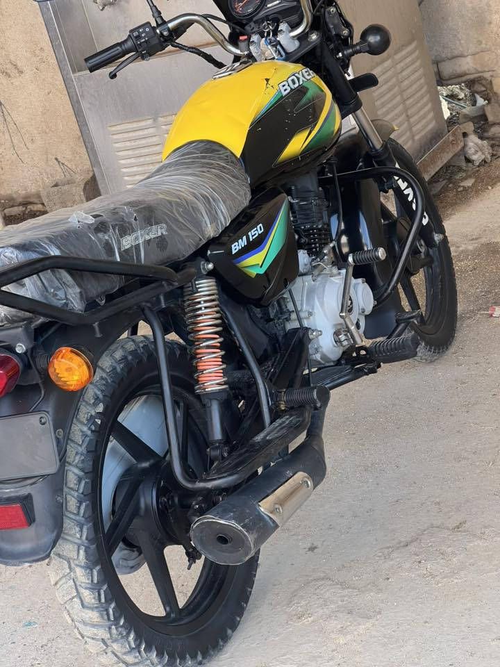 السلام عليكم دراج لبيع بوكسر موديل 2021 وراق  اصولية شراط ترقيم  لسعر 900 وبيهة مجال دراج نضيفة كلهة شغالة ***********  ديالى خان بني سعد
