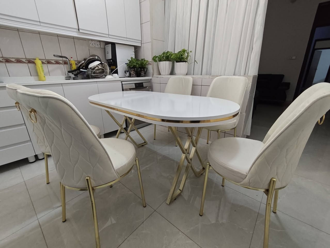 الطول 160
العرض 90
الكراسي 5
موديل حديث للبيع بسبب ضيق المكان
متسخدم 3 إيام فقط
السعر 350 وبي مجال
***********
