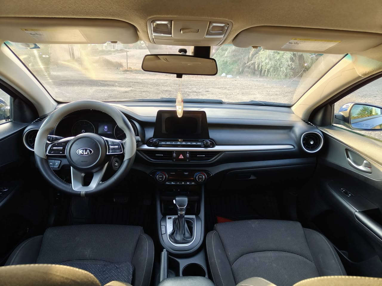 السلام عليكم للبيع كيا فورتي موديل 19 بأسمي 
حادثها جاملغ وبنيد مبدلات وبيها ضرر بالعراق بين باب الامامي والخلفي جهة اليمنى بسيط محرك 2000 دوش للااستفسار ***********
