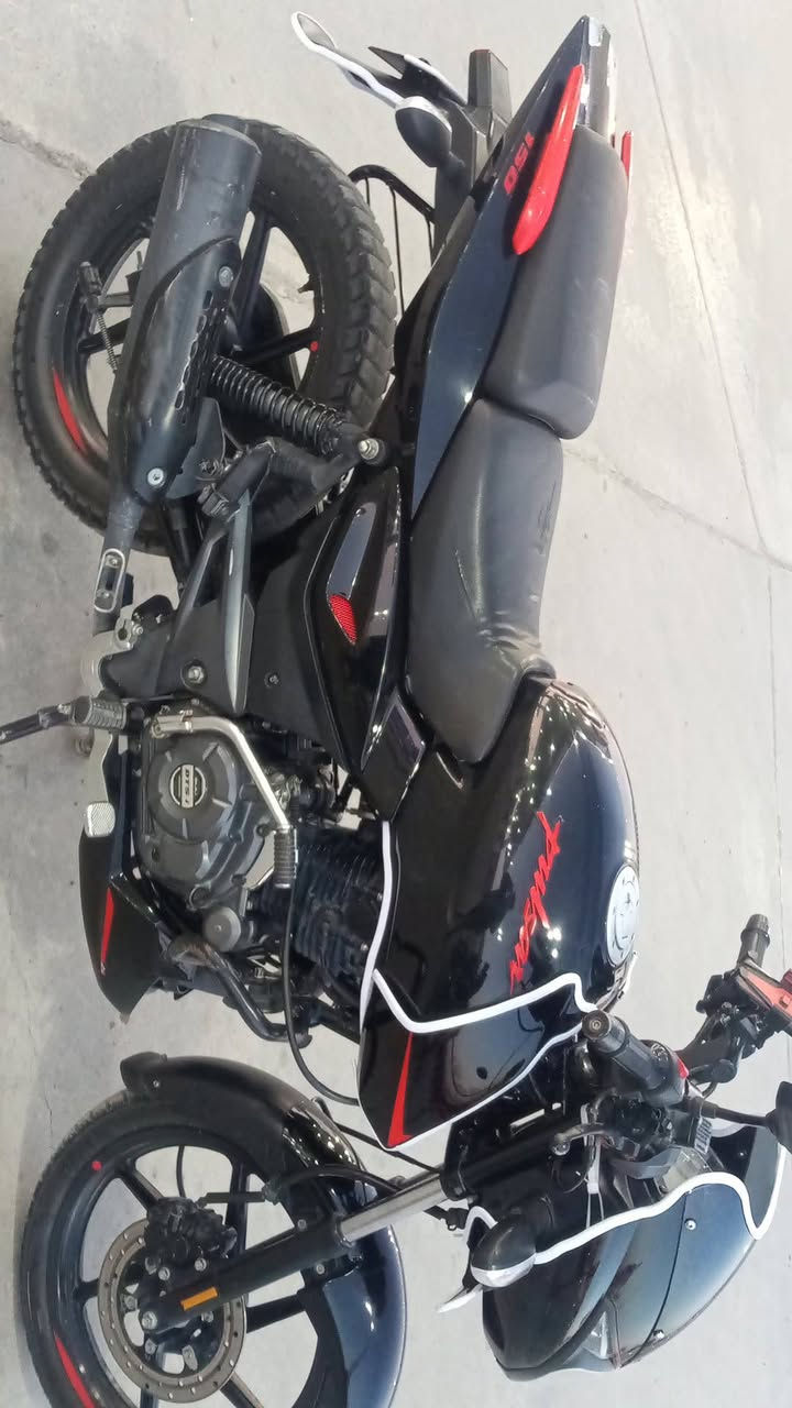 اسلام عليكم دراجه بولسر 150محرك مكفول دراجه نضيفه كلش ماناقصه اي شي سعر مليون و400وبيه مجال هذه رقمي للتواصل ‏‪***********‬‏بي واتساب ملاحظه أوراق ستنساخ
