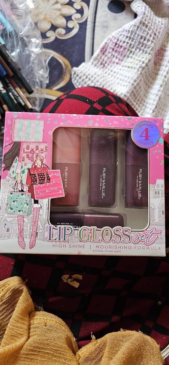 غراض جميله وجديده ورخيصه مشروع جديد ملابس أطفال ملابس نسائية منزلي كهربائي كتروني مكياج التواصل على الرقم *********** توصيل داخل الكوت
