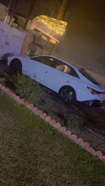 السلام عليكم. النترا بدون ارقام
بدون ارقام موديل ٢٠٢٤ خليجي 
ماشيه ٢٠ الف بحاله الزيرو مكفوله من البارد والصبغ 
مكينه ٢٠٠٠ كوري اصلي وليس صيني 
فول مواصفات 
مكانه بغداد  رايده ب ١٧٠ وبيه مجال بسيط 

***********رقمي
