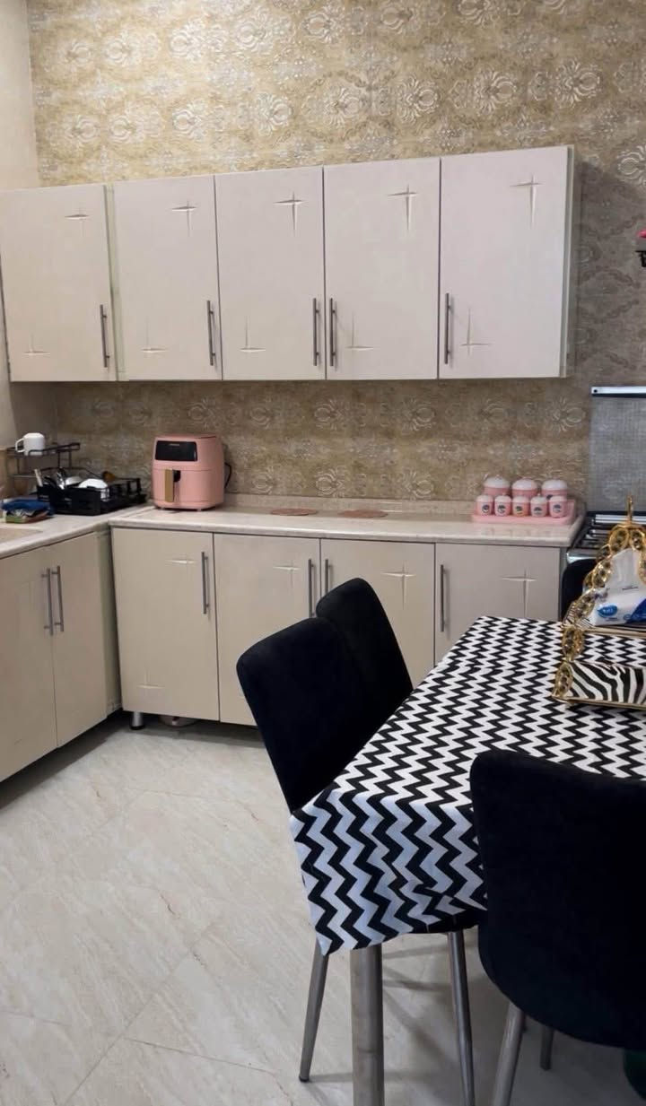 🏚️دار طابو زراعي سند 25 للبيع بناء حديث 2024 🏚️🏚️
. ((((🏢🏢🏢🏢 🧿🧿🧿)))) ⭕

الموقع / الحلــــة - حي الصحـة - قرب مدينة العاب المدهش فرع مطعم ابو صفاء الاول فرع جسر المشاة

المساحه / 100 متر طابقين

الواجهه / 10*10

التفاصيل / طابقين 

- الطابق الارضي  يحتوي ع غرفة نوم و صاله واستقبال و مطبخ  و صحيات 

- الطابق الثاني / يحتوي ع غرفتين نوم وصالة ومجمع صحيات 

للاستفســار الاتصــــــال علــــى الرقـم او واتسـاب

‏ ☎️ ‭***********‬ ☎️
‭ ☎️ 0773 538 3697‬ ☎️
