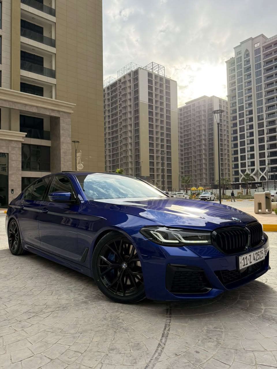 السلام عليكم
bmw540i 
موديل 2022 ام بكج اصل
ماشيه 35 الف كم
رقم بغداد
السياره فول مواصفات كلشي موضح بالصور 5 بردات ورادارات السياره لون مميز هذا اللون يجي بس بالام فايف وبيها لويات مهبطه من امريكا

السياره اي نقص ما بيها صفر مسج حتى الچيك طافي 

حادث بنيد و دعاميه بدون دواخل شاصي ولغد مكفول اير باك ستيرن ودشبول
السعر 38500$ يعني 385 ورقه
للاستفسار ***********
