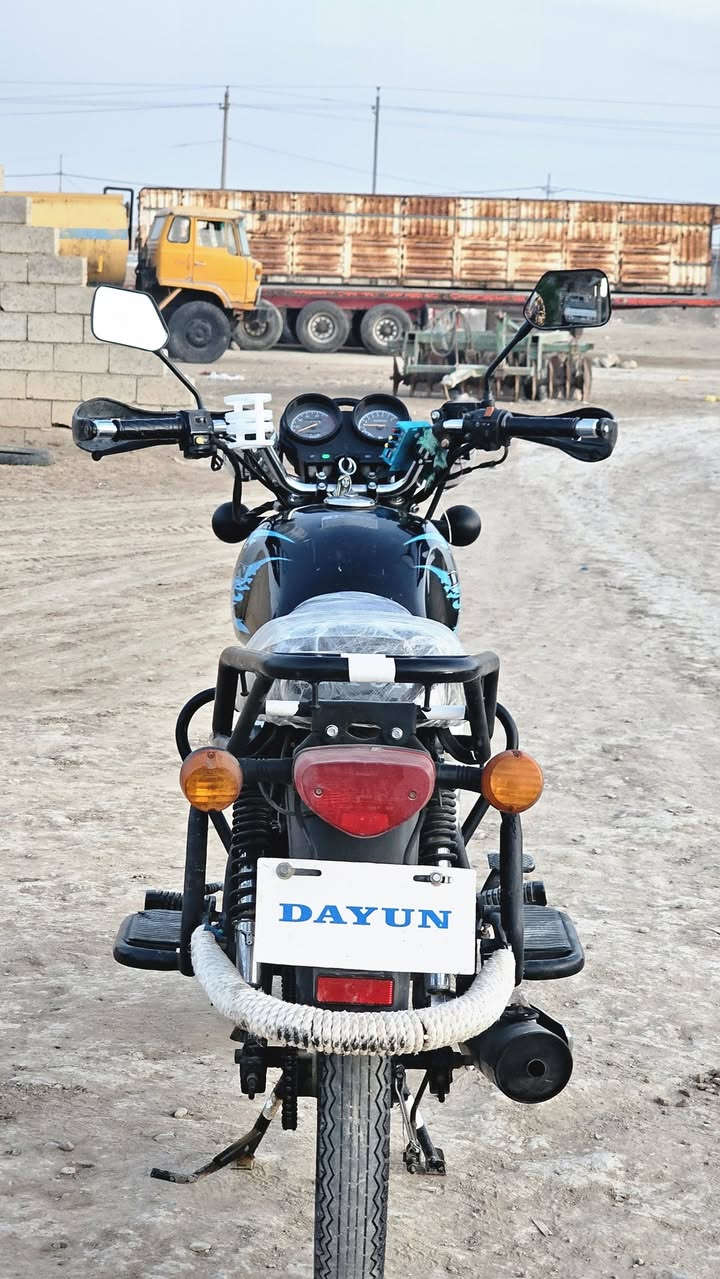 سلام عليكم دراجة البيع موديل 2022وراق سكنر  كفالة عامة دراجة خير من الله مكان واسط الصويرة شارع عشرين متواجد خاص او ***********.      ***********الستفسار 🫡
