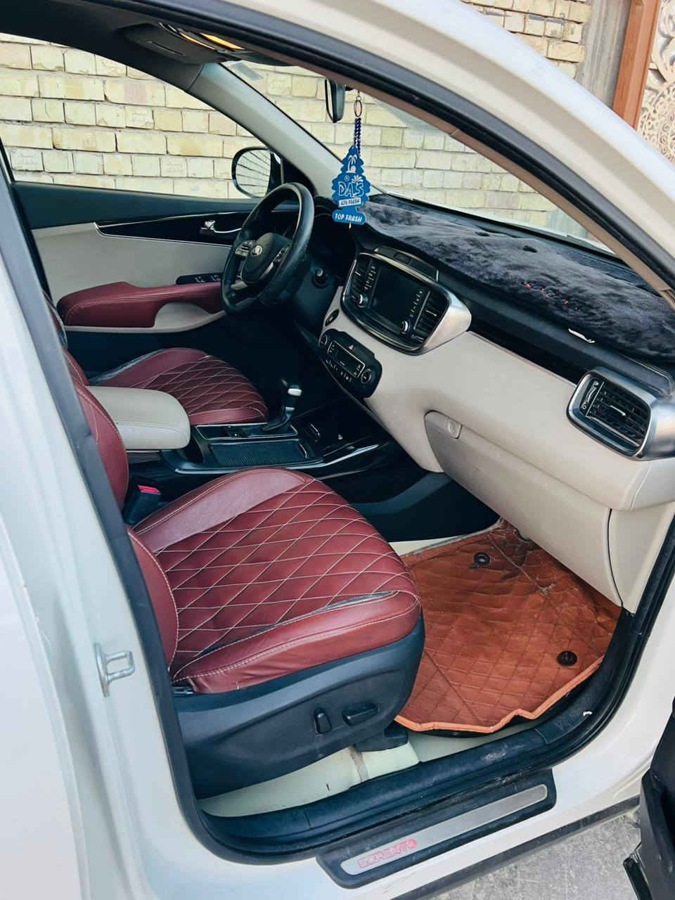 السلام عليكم
سورنتو ٢٠٢٠ خليجي ٦ سلندر  رقم بغداد سنويه لل ٣٠ بسمي سبعه راكب السياره جديده بمعنى الكلمة فول عدا الفتحه بصمه تشغيل بصمه أبواب ترحيب مري شفط بيه ربع الباب صبغ وشويه جامغ اقل الشبر والباقي كفالة  السعر ٢٤٥ وبيه مجال ***********
