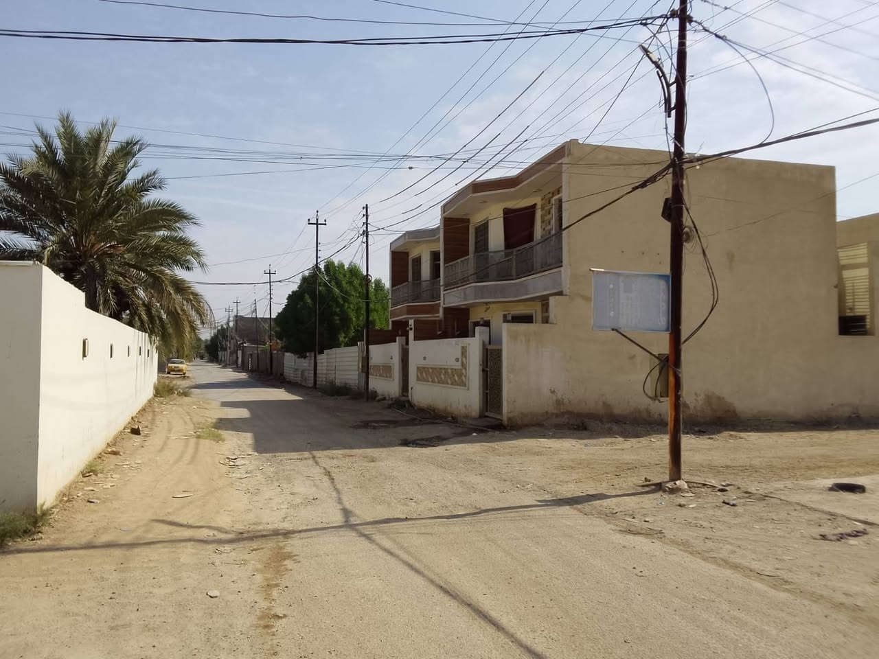 قطع للبيع في الدوره البوعيثه قبل مستوصف الجديد طابو زراعي سند 25بسمي
مساحه 210م
جبهه 10م 
نزال 21م 
سعر 75مليون 
***********
