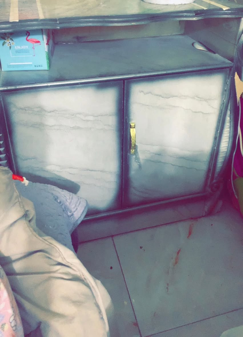 السلام عليكم للبيع غرفة ضخمة نضيفة كلش مكاني بغداد البياع ***********
