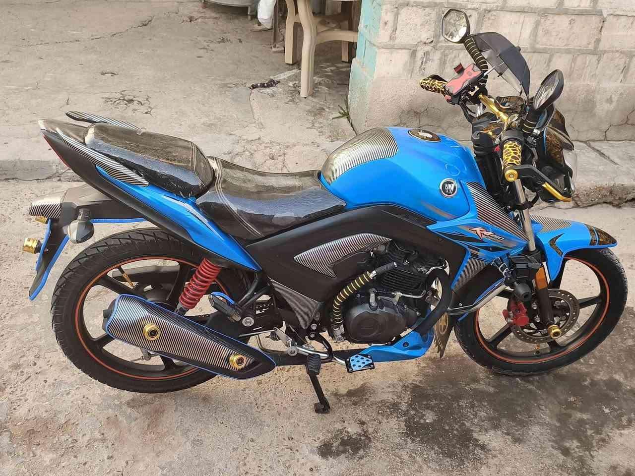 اقره المنشور زين 👍 
هاوجي موديل 20 مسجل انكليزي وداخل هزه للبيع تاركه مااطلع بي وهابط الباتري مالته يشتغل هندر وماناقصه شي دراجه مرتبه وصارف عليها سعرها 14.ونص مكاني رمادي الورار. ملاحظه الي ميعجبه لا يكسر بحلال العالم واذا شراي مااقصر ان شاء الله


**إذا كنت صاحب هذا الإعلان وتريد حذفه لأي سبب، رجاءا أرسل رسالة إلى الدعم الفني**