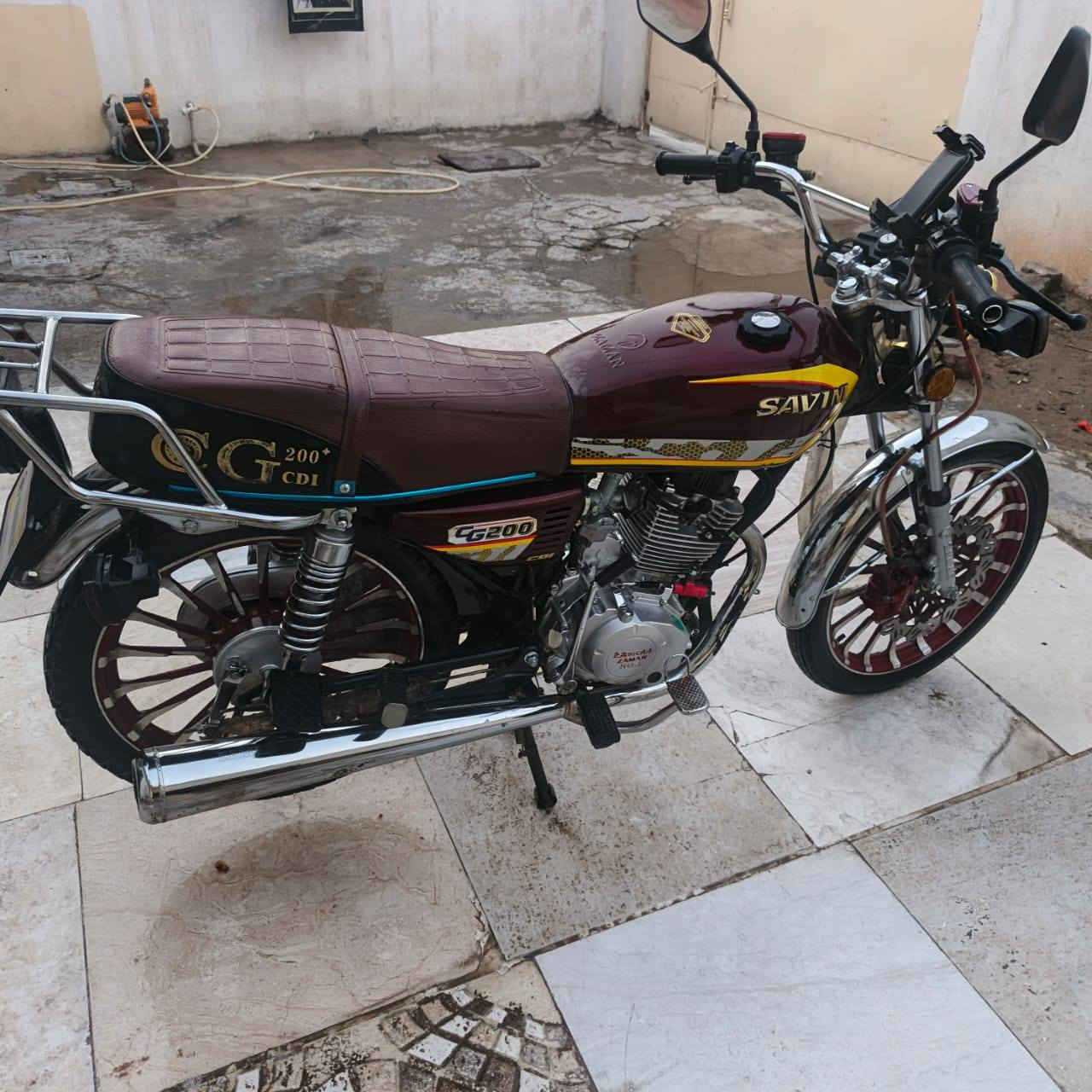 دراجه للبيع 
محرك حجم 200
موديل 2025
دراجه خيررر من الله ماصار شهر واحد من اشتريتها
برغي واحد مامطخوخ بيها تجي وتفحص بنفسك 
السعر ٨٠٠ الف وبي مجال بسيط 
دراجه وياها ٣ سويجات وبصمه 
رقم الهاتف ***********
وياها منفيس ومكاتبه
